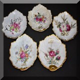 P81. Set of 5 leaf dishes with gold trim. Made in Japan. 4.5” - $15 